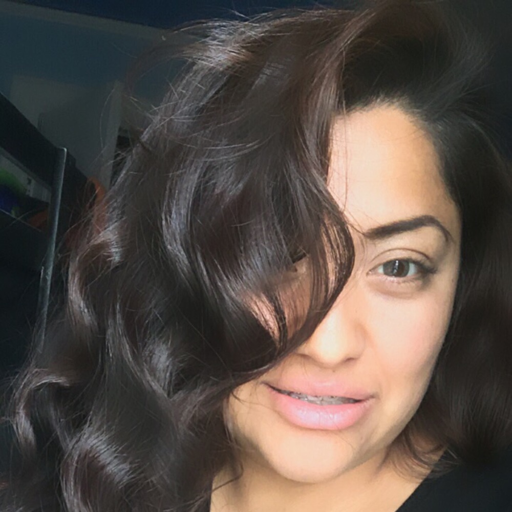 Meet your Posher, Paola